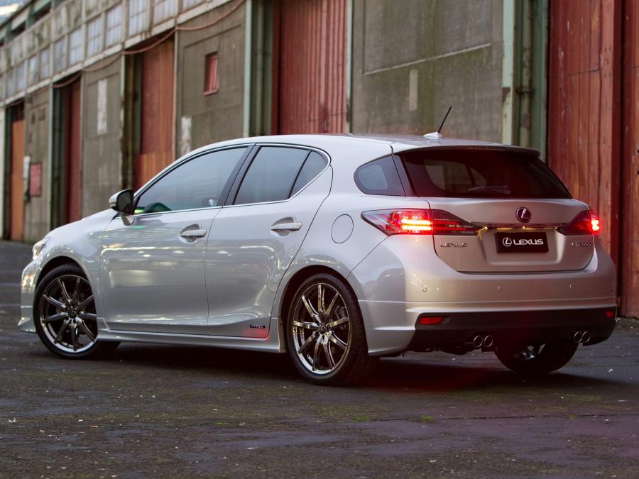  Lexus CT200h Nurburgring-Inspired Concept 2011 года  (фото 2 из 2)